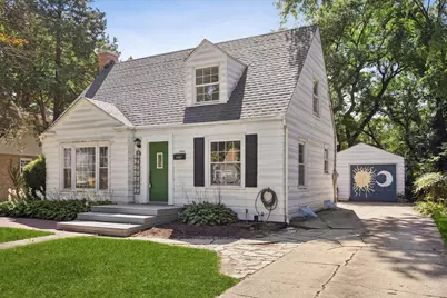 1902 E Indiana Street, Wheaton, IL 60187 - Photo 2