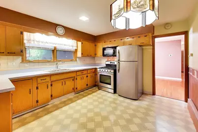 102 W Stratford Place, Mount Prospect, IL 60056 - Photo 8