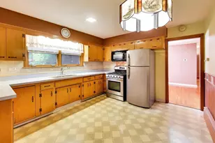 102 W Stratford Pl, Mount Prospect, IL 60056 - Photo 8
