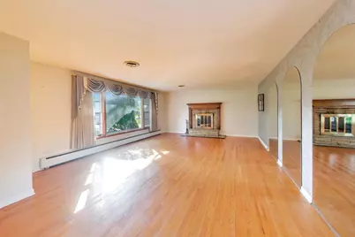102 W Stratford Place, Mount Prospect, IL 60056 - Photo 6
