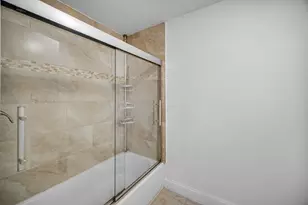 705 Clearwater Ct, Wheeling, IL 60090 - Photo 14