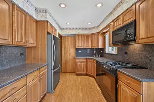 1916 Laura Ln, Des Plaines, IL 60018 - Photo 10