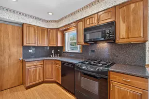 1916 Laura Ln, Des Plaines, IL 60018 - Photo 12