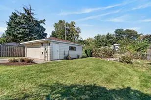 1916 Laura Ln, Des Plaines, IL 60018 - Photo 28