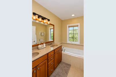 285 Regency Court #E, Wauconda, IL 60084 - Photo 18