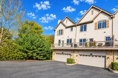 285 Regency Court #E, Wauconda, IL 60084 - Photo 2