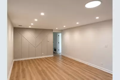 5819 W Higgins Avenue #2D, Chicago, IL 60630 - Photo 8