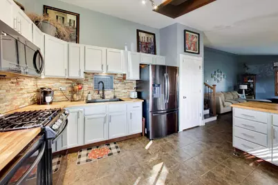 2615 Forest Glen Parkway, Woodridge, IL 60517 - Photo 6