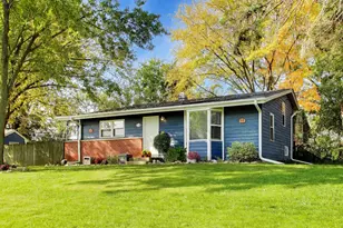 2615 Forest Glen Pkwy, Woodridge, IL 60517 - Photo 1