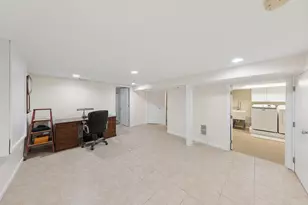 8425 Creekside Ln, Darien, IL 60561 - Photo 20