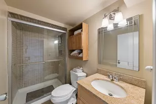 8425 Creekside Ln, Darien, IL 60561 - Photo 22