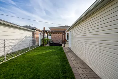 7932 Melvina Avenue, Burbank, IL 60459 - Photo 46
