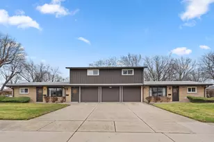 537-541 N Edgelawn Dr, Aurora, IL 60506 - Photo 1