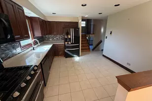 7925 W 101st St, Palos Hills, IL 60465 - Photo 6