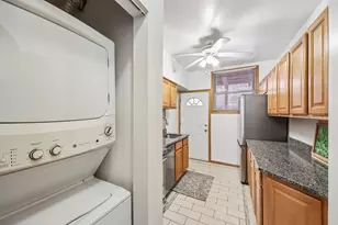 241 Washington Blvd, Oak Park, IL 60302 - Photo 8