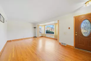 5434 S Neenah Ave, Chicago, IL 60638 - Photo 8