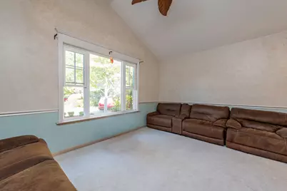 [Address not provided], Lindenhurst, IL 60046 - Photo 6