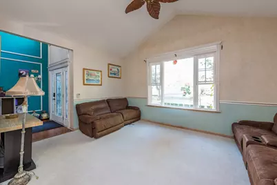[Address not provided], Lindenhurst, IL 60046 - Photo 8