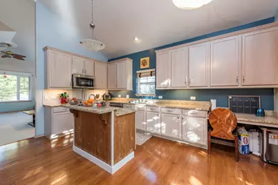 [Address not provided], Lindenhurst, IL 60046 - Photo 12