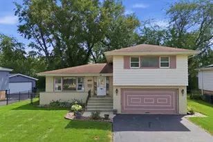 737 E 170th Pl, South Holland, IL 60473 - Photo 1