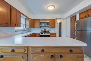 8503 W Berwyn Ave, Chicago, IL 60656 - Photo 10