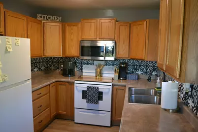 107 S Fremont Street, Creston, IL 60113 - Photo 10