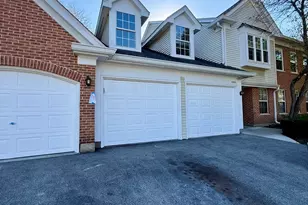 1404 Plum Ct, Mount Prospect, IL 60056 - Photo 2