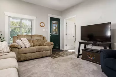 223 W Marshall Street, Belvidere, IL 61008 - Photo 16