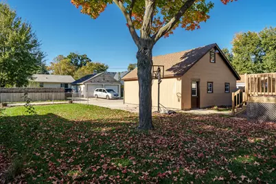 223 W Marshall Street, Belvidere, IL 61008 - Photo 6