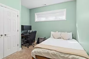 744 W Belmont Ave, Chicago, IL 60657 - Photo 16