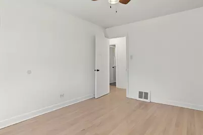 10441 S Vernon Avenue, Chicago, IL 60628 - Photo 14