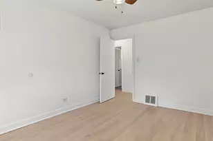 10441 S Vernon Ave, Chicago, IL 60628 - Photo 14
