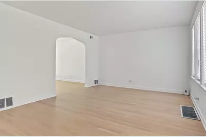 10441 S Vernon Avenue, Chicago, IL 60628 - Photo 4