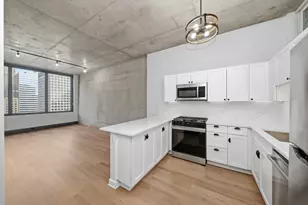 235 W Van Buren St, Chicago, IL 60607 - Photo 2