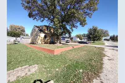 764 Montgomery Road, Montgomery, IL 60538 - Photo 2