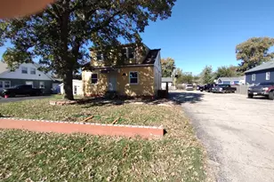 764 Montgomery Rd, Montgomery, IL 60538 - Photo 1