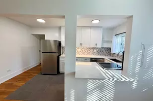 526 W Roscoe St, Chicago, IL 60657 - Photo 4