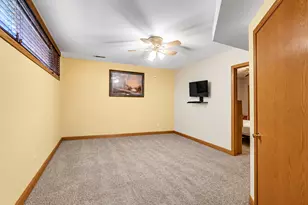 9316 S 54th Ave, Oak Lawn, IL 60453 - Photo 16