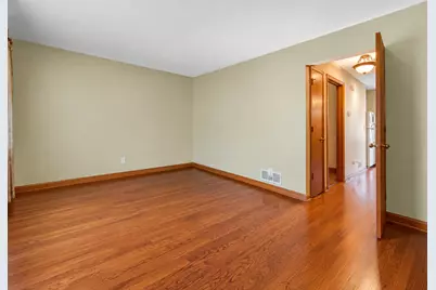 9316 S 54th Avenue, Oak Lawn, IL 60453 - Photo 6