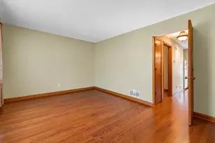 9316 S 54th Ave, Oak Lawn, IL 60453 - Photo 6