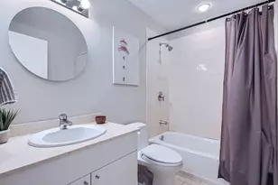 653 N Kingsbury St, Chicago, IL 60654 - Photo 8
