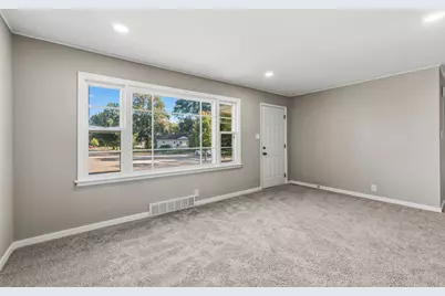 131 Riverside Drive, Montgomery, IL 60538 - Photo 4