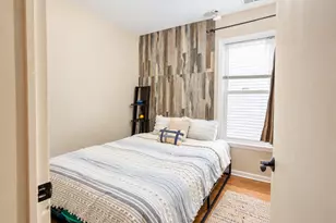 3906 W Montrose Ave, Chicago, IL 60618 - Photo 8