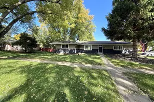 1500 Evergreen St, Saint Charles, IL 60174 - Photo 1