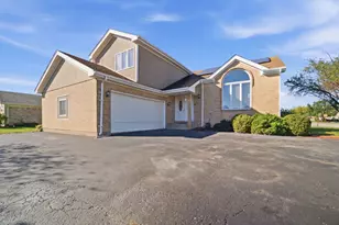 20104 Marlin Ave, Lynwood, IL 60411 - Photo 2