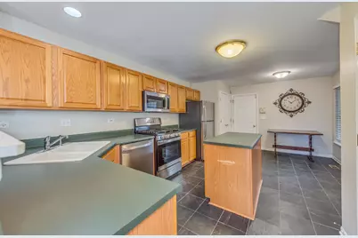 845 McKenzie Station Drive, Lisle, IL 60532 - Photo 12