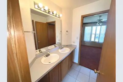 2078 Bluestem Parkway, Lynwood, IL 60411 - Photo 16