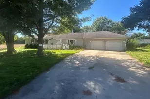 393 9th St, Mazon, IL 60444 - Photo 1