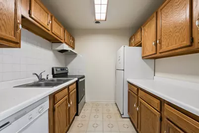 10308 Circle Drive #302, Oak Lawn, IL 60453 - Photo 6