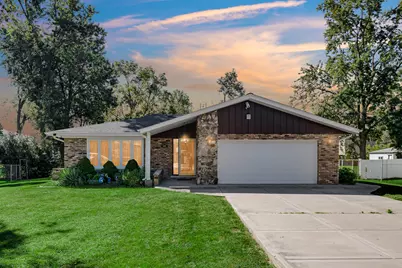 7903 W 102nd Street, Palos Hills, IL 60465 - Photo 2